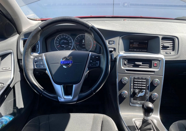 Volvo V60 cena 33900 przebieg: 290000, rok produkcji 2012 z Warszawa małe 137